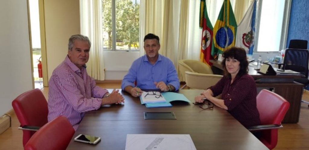Prefeitura de Tapera renova colaboração com a APAE e faz repasse da campanha “Leão Amigo” ao lar do idoso