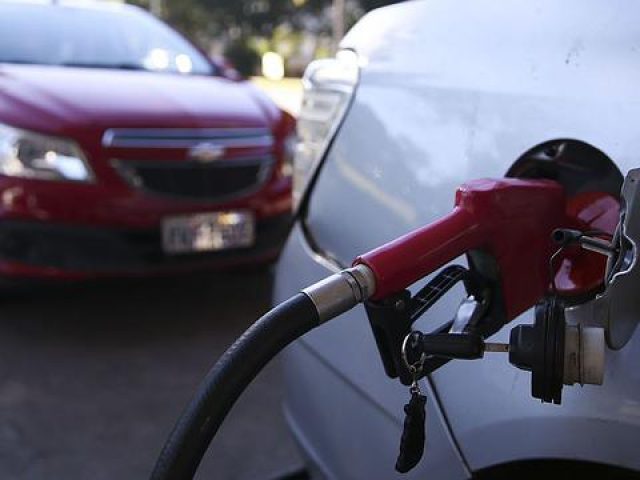 Preço para tributação dos combustíveis fica congelado por mais 60 dias no RS