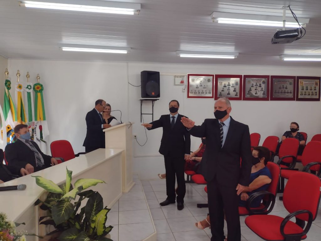 Avelino Salvadori e Dilmar Loro assumem a prefeitura após consenso em Alto Alegre