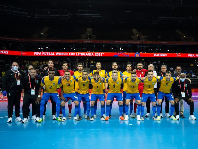 Brasil e Argentina farão a semifinal do Mundial de Futsal nesta quarta-feira