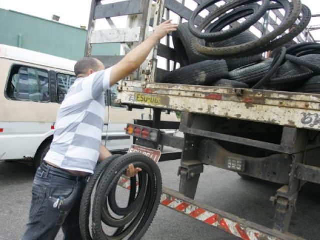Vigilância Sanitária suspende até o dia 25 de maio o recolhimento de pneus em Espumoso