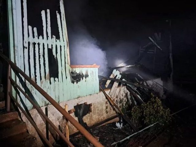 Incêndio em Carazinho: Informações preliminares apontam que as chamas começaram na fiação elétrica