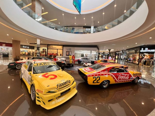 Passo Fundo Shopping recebe exposição inédita do Museu do Automobilismo Brasileiro para celebrar Dia dos Pais